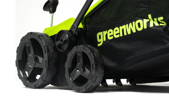 Аэратор-скарификатор Greenworks GDT15 электрический 