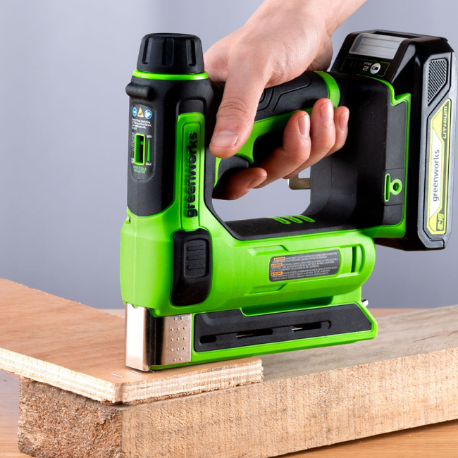 Степлер Greenworks G24CS10 24V аккумуляторный