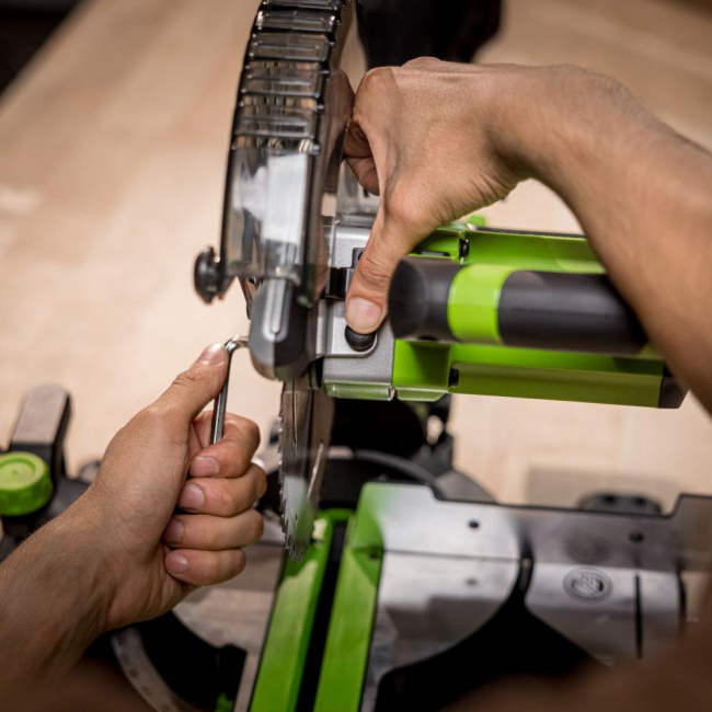 Пила торцовочная Greenworks GD24MS216 24V