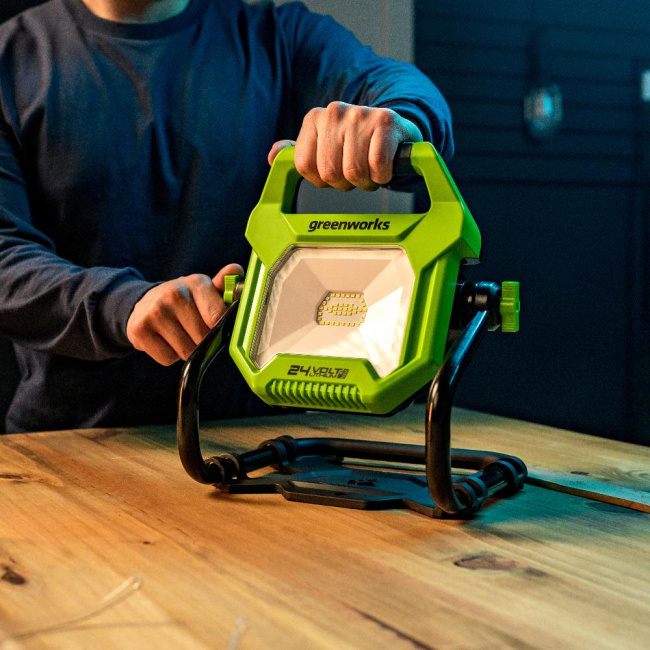 Фонарь светодиодный Greenworks WL320H (G24WL) 24V аккумуляторный 