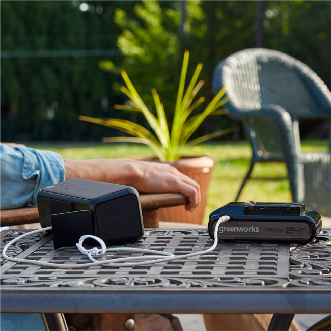 Аккумулятор с двумя USB-C разъемами Greenworks G24B4+ 24V 4Ач