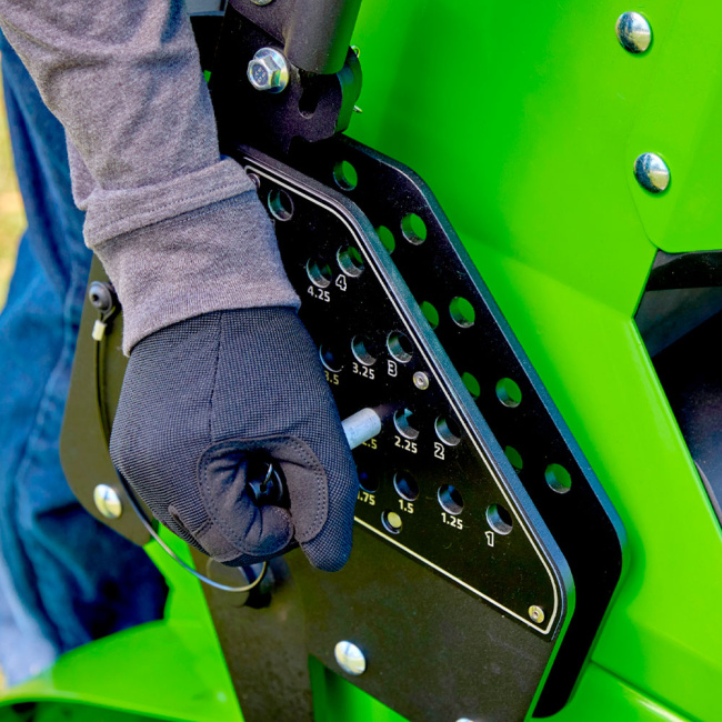 Райдер садовый аккумуляторный Greenworks ZTCS92 82V