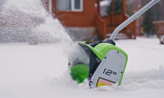 Снегоуборочная лопата Greenworks GD40SS 40V аккумуляторная 