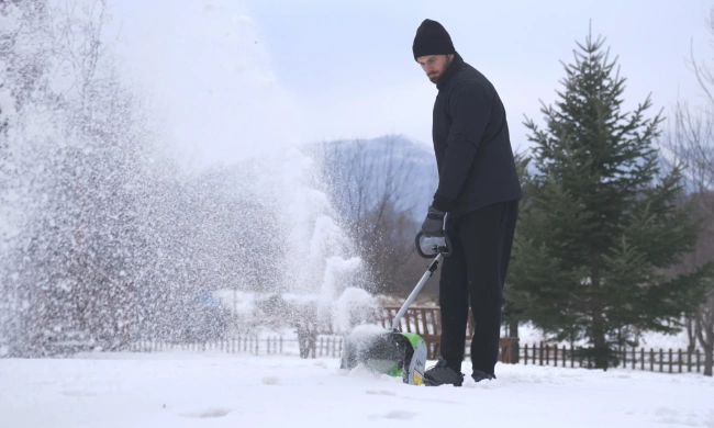 Снегоуборочная лопата Greenworks GD40SS 40V аккумуляторная 