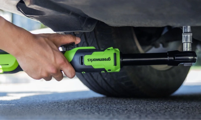 Гайковерт-трещотка удлиненная Greenworks GD24RWX 24V аккумуляторная 