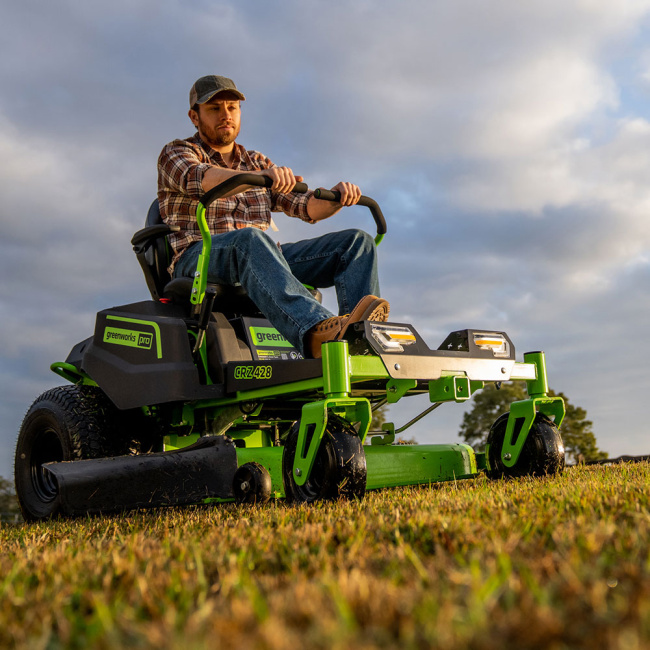 Райдер аккумуляторный Greenworks GC82ZT107 82V