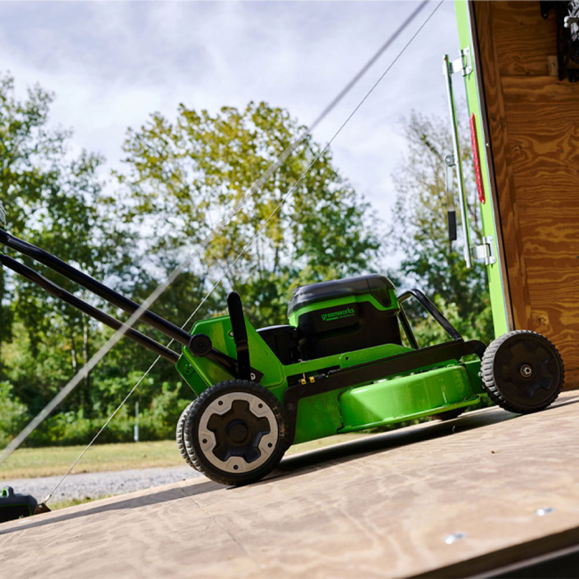 Газонокосилка самоходная Greenworks 82LM30S 82V аккумуляторная 