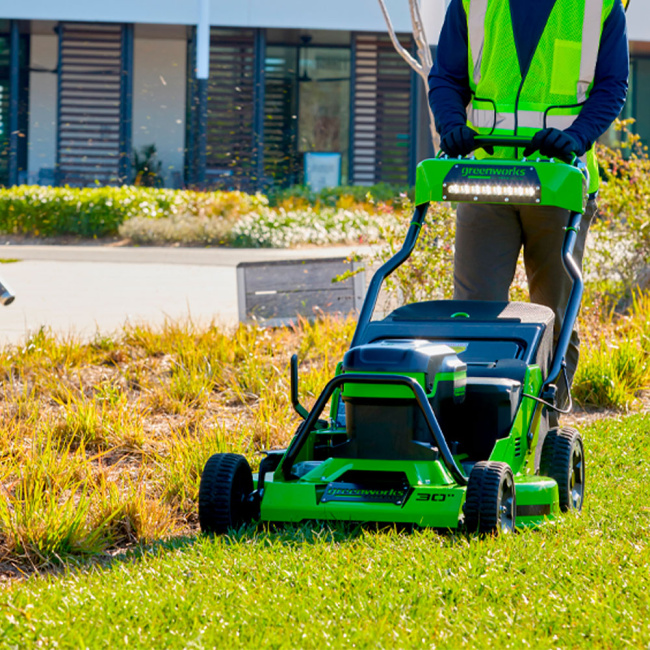 Газонокосилка самоходная Greenworks 82LM30S 82V аккумуляторная 