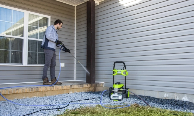 Мойка высокого давления Greenworks GHP2000 электрическая 