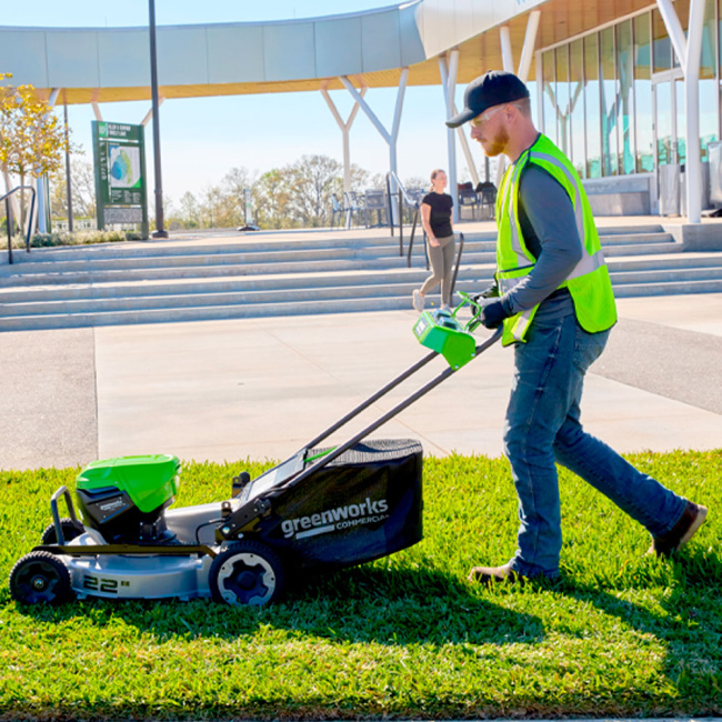 Газонокосилка самоходная Greenworks LM221S 82V аккумуляторная