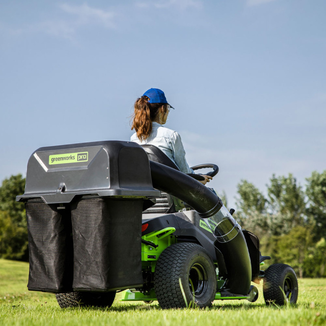 Трактор садовый бесщёточный Greenworks GC82LT107 82V аккумуляторный 