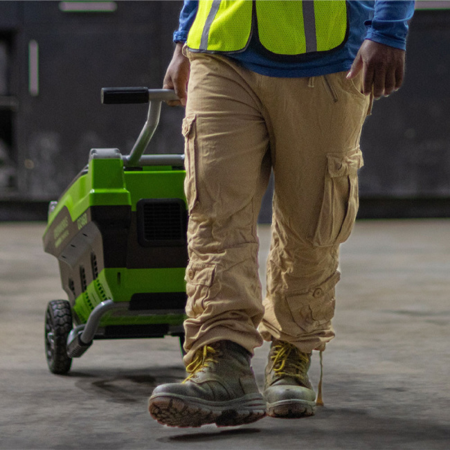 Зарядное устройство для 6 аккумуляторов Greenworks G82CT6 82V