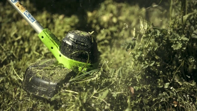 Триммер Greenworks G40LTK4 40V аккумуляторный 