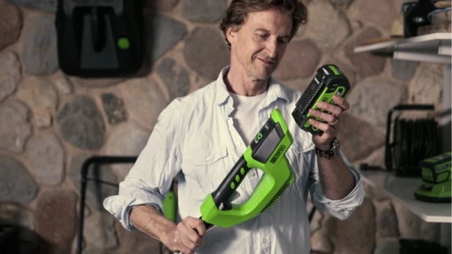 Триммер Greenworks G40LTK4 40V аккумуляторный 