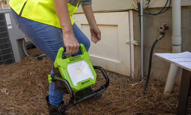 LED-прожектор Greenworks G82WLH 82V аккумуляторный