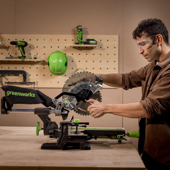 Пила торцовочная Greenworks GD24MS216 24V