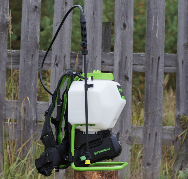 Опрыскиватель садовый Greenworks G24BPSII 24V аккумуляторный