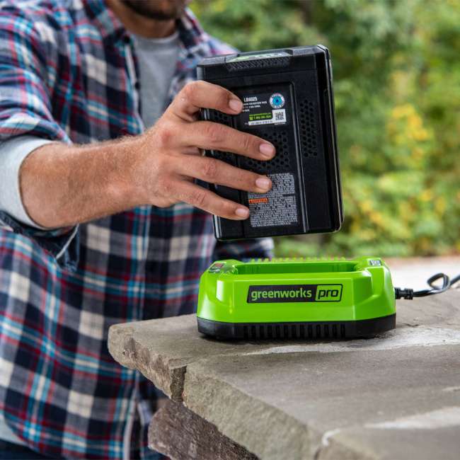 Зарядное устройство Greenworks G60UC 60V