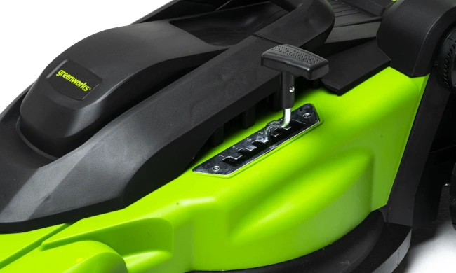 Газонокосилка Greenworks LM2000 электрическая