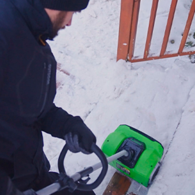 Снегоуборочная лопата Greenworks GD40SS 40V аккумуляторная