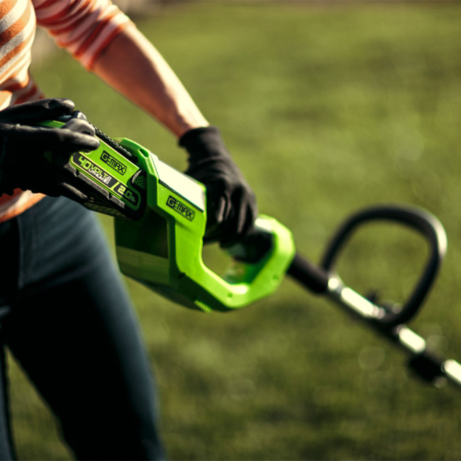 Триммер Greenworks G40LTK4 40V аккумуляторный