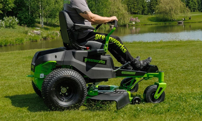 Райдер аккумуляторный Greenworks GC82ZT107 82V