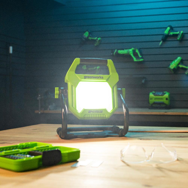 Фонарь светодиодный Greenworks WL320H (G24WL) 24V аккумуляторный 