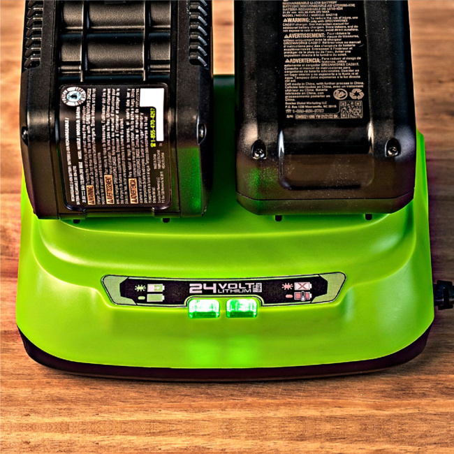 Ультрабыстрое двойное зарядное устройство Greenworks G24X2C8 24V